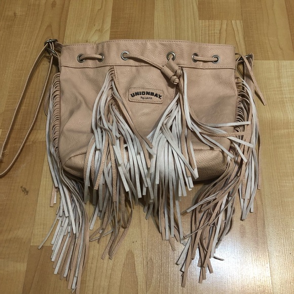 Tassel Purse. - Picture 2 of 7